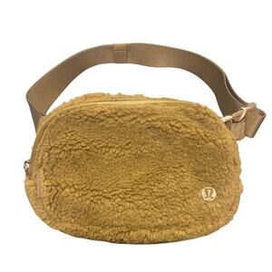 Lululemon‎ Everywhere Belt Bag Fleece Sherpa Burnt Caramel Fanny Pack Purse